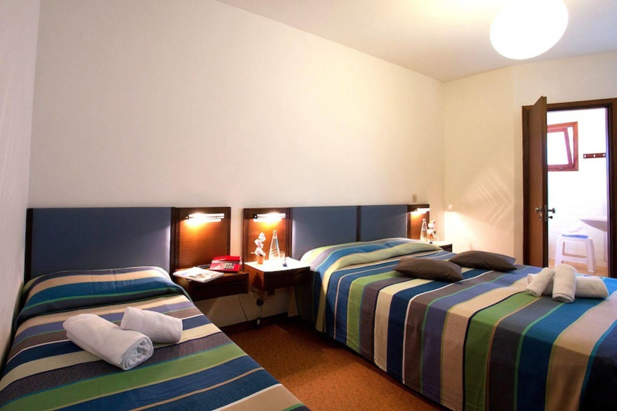 Hotel Plaza Grado Exterior foto